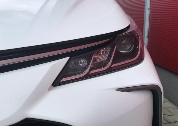 Toyota Corolla cena 75900 przebieg: 79211, rok produkcji 2020 z Lipsk małe 211